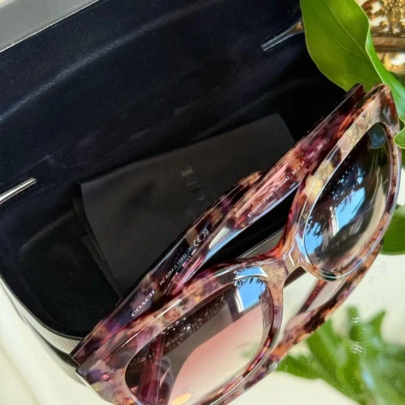 Coach Purple Sunglasses Fashion Accessories display picture 2